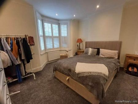 2 bedroom property to rent in London - Photo 5