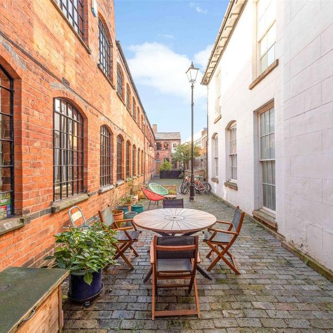 2 bedroom end of terrace house to rent - Photo 1