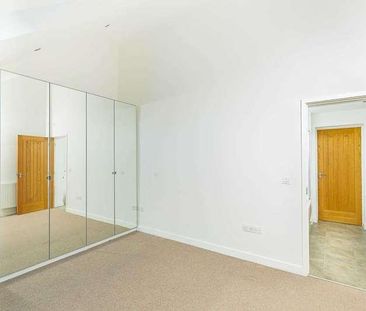 High Street, Marshfield, SN14 - Photo 3