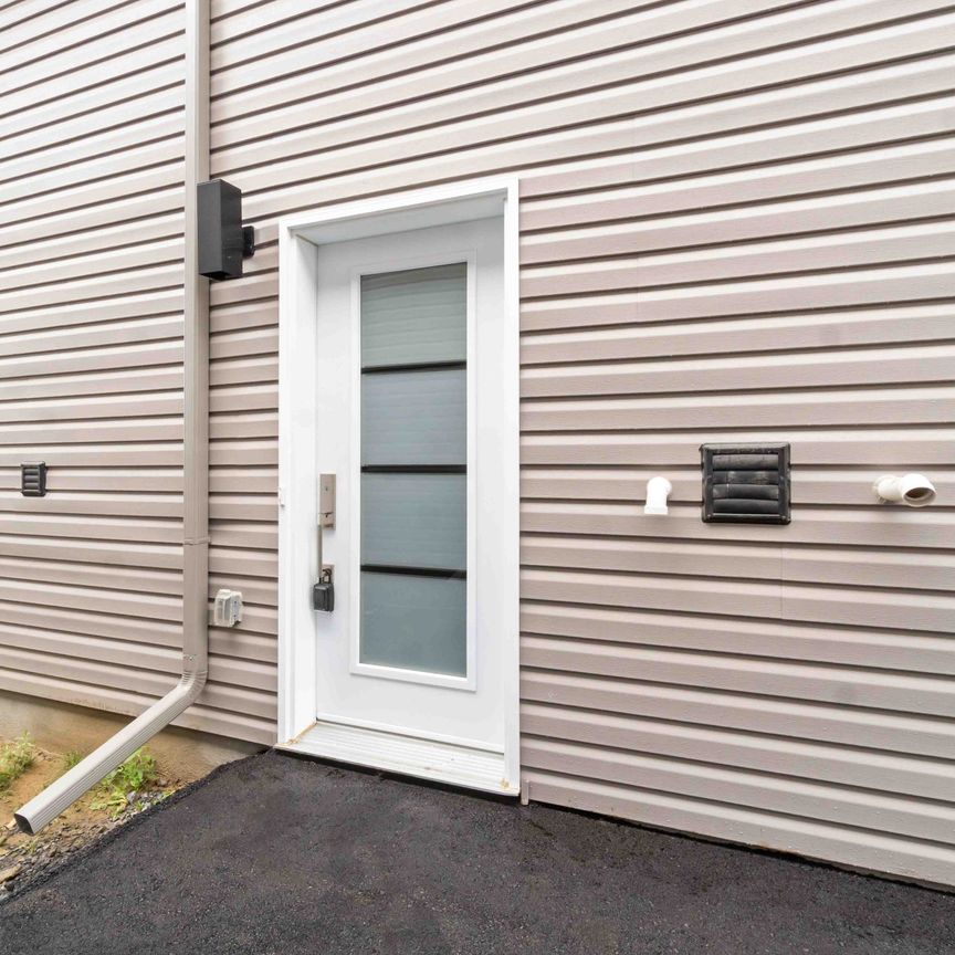 For Lease - 362 Hazel Crescent Unit# A, The Nation, Ontario - Photo 1