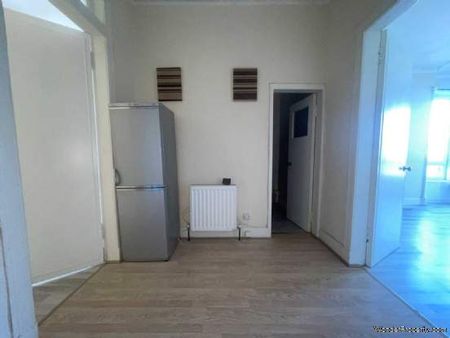 2 bedroom property to rent in Renfrew - Photo 2