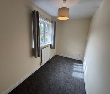 2 bedroom semi-detached house to rent - Photo 4