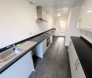 A 3 Bedroom Terraced - Photo 1