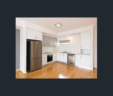 ENJOY STUNNING CITY VIEWS - Photo 6