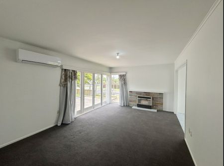 Available NOW - 3 Bedrooms School Zone, Recently Renovated - Photo 2