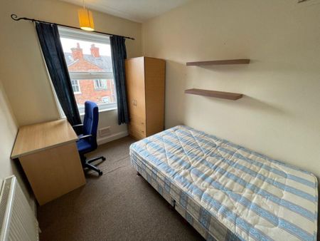 4 bedroom terraced house to rent - Photo 3