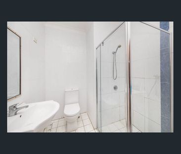 Spacious 3-Bed House for Lease - Photo 5