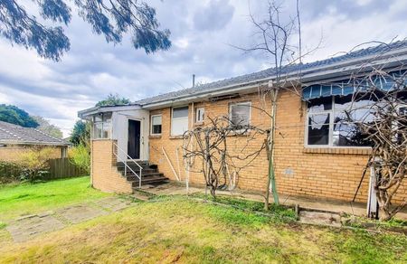 2 Aster Court, Mount Waverley VIC 3149 - House For Rent | Domain - Photo 2