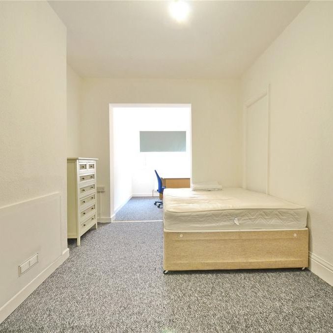 6 bedroom semi-detached house to rent - Photo 1