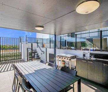 FULLY FURNISHED UNIT WITH OCEAN VIEWS - Photo 5