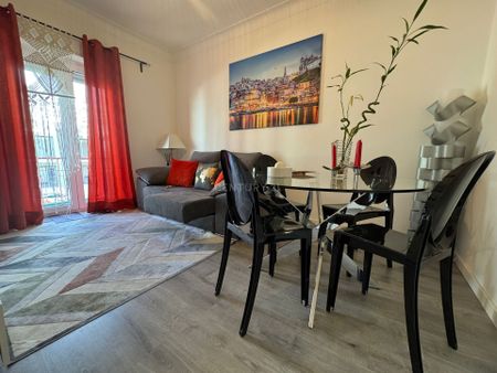 Apartamento T2 Mobilado – Zona Calma e Privilegiada, junto a praias e a 10 Minutos de Lisboa - Photo 2