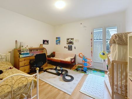 Location Maison 5 pièces 150m² GAILLAC 81600 - Photo 3