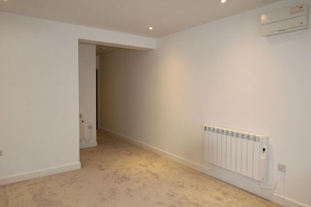 1 bedroom ground floor flat to rent - Photo 2