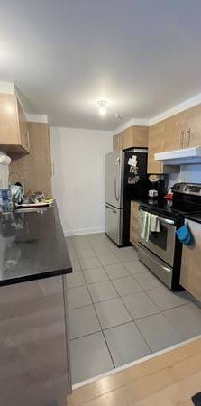 Sunny 2 bedroom condo in The Tannerie building ,St Henri. May 1st 2025 - Photo 1