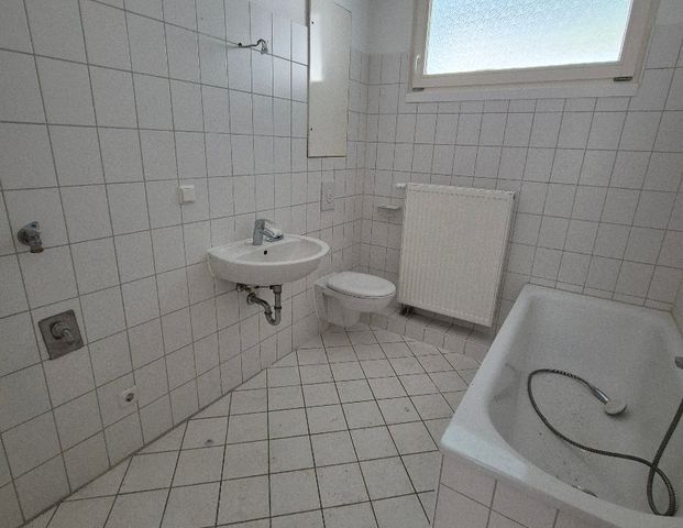 Schöne geräumige in ruhiger Lage 2 ZKB Wohnung zu vermieten ! - Foto 1