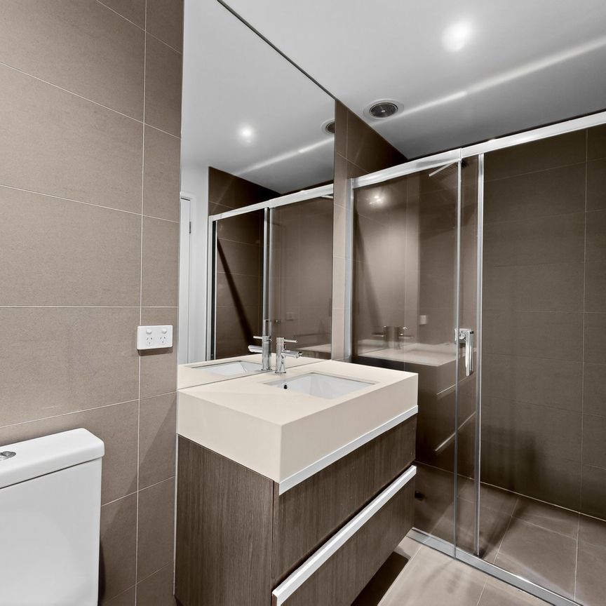 Effortless Living with Keilor Road Convenience - Photo 1