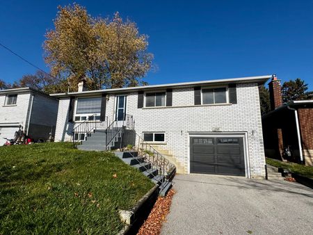 For Lease - 135 Luxury Avenue Unit# Main, Bradford West Gwillimbury, Ontario - Photo 4