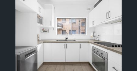 Spacious & Well-Located Two Bedroom Apartment - Photo 3