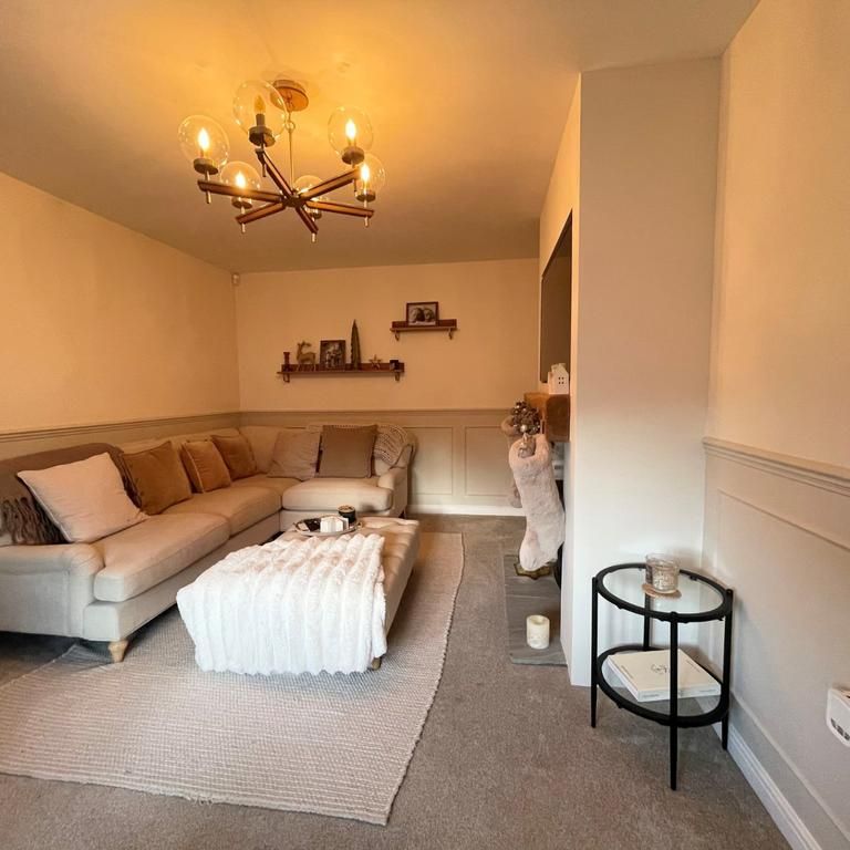 4 bedroom semi-detached house to rent - Photo 1