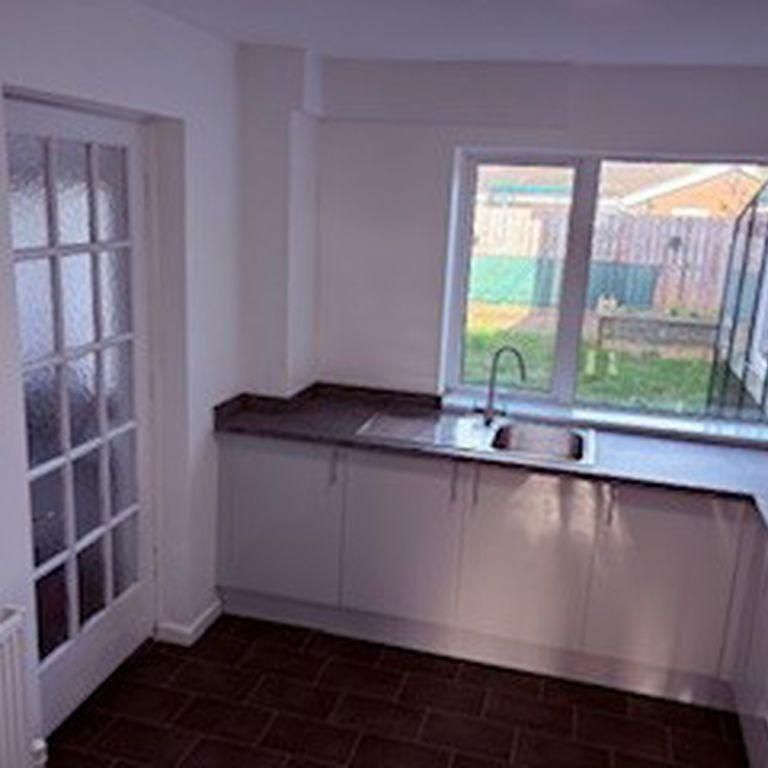3 bedroom house to rent - Photo 1
