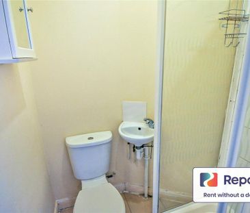 4 bedroom terraced house to rent - Photo 3