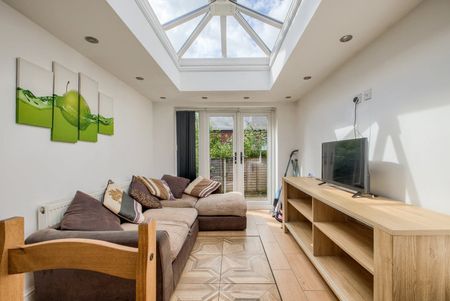 5 Bed Terraced House, Humber Avenue, CV1 - Photo 2