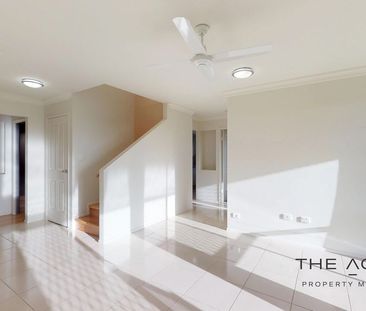 Parents retreat with city views - Photo 6