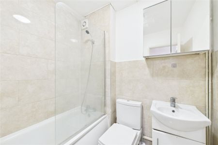 1 bedroom Flat in Sussex Place, Slough - Photo 5