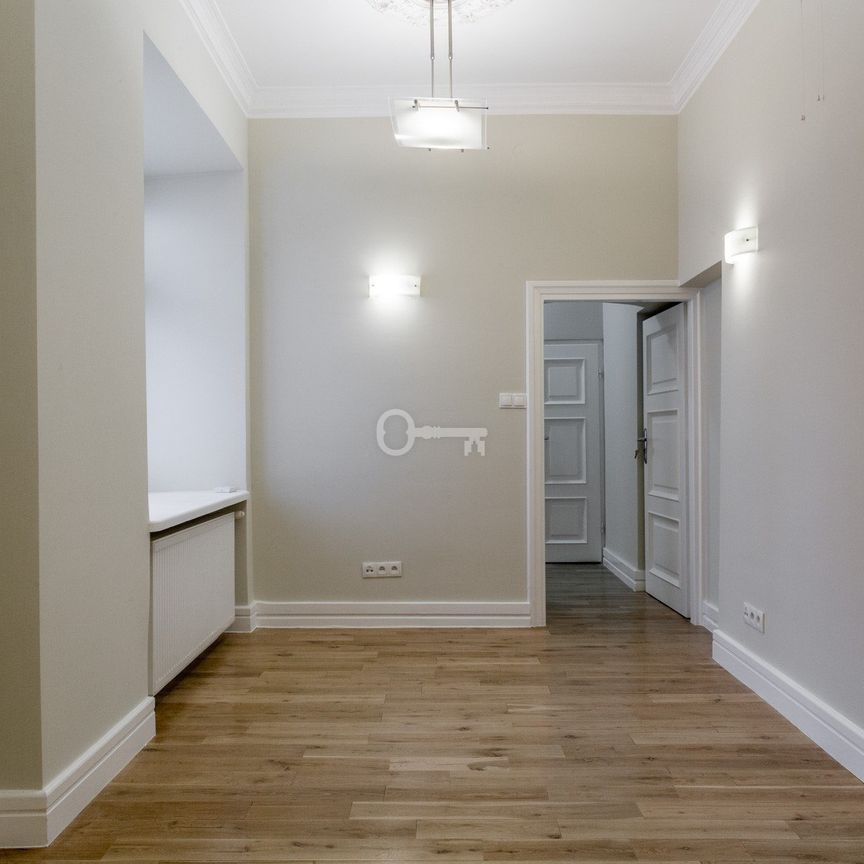 93 m2 | Biuro w kamienicy | 5 pokoi - Zdjęcie 1