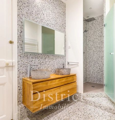 Appartement • Saint Philippe du Roule - Photo 3