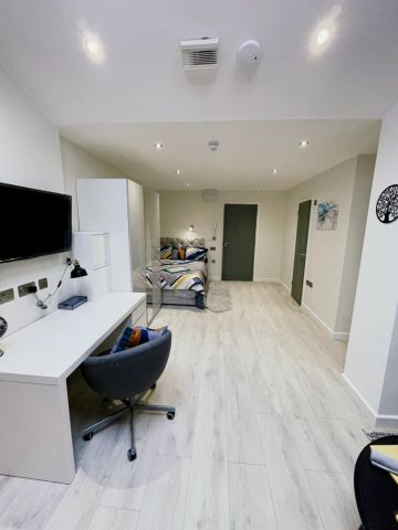 2 bedroom flat - Photo 4