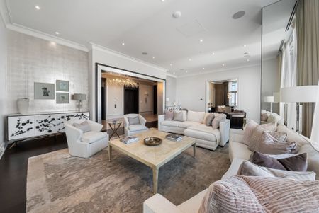 For Lease - 50 Yorkville Avenue Unit# 5201, Toronto, Ontario - Photo 2