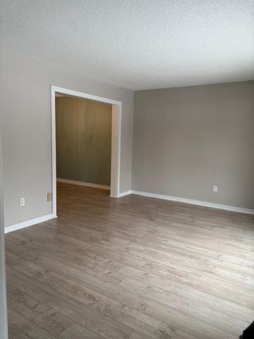 For Lease - 20 Brown Street, Barrie, Ontario - Photo 4