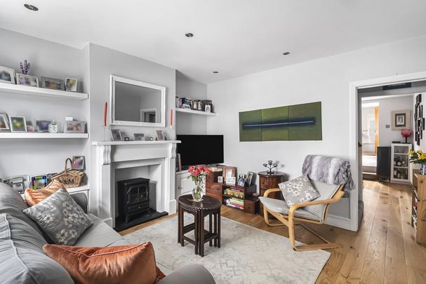 2 bedroom terraced house to rent - Photo 1