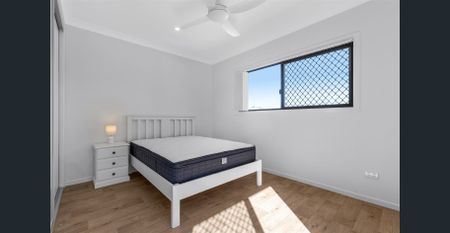 NEAR NEW DARRA STUDIOS WITH PARKING - Photo 3