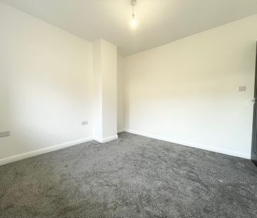 Scott Lane West, Keighley, Riddlesden - Photo 4