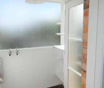 Tidy 2 Bedroom Unit - Photo 5