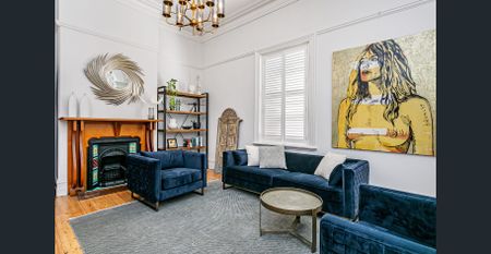 Commanding & Elegant return verandah Villa - Photo 3