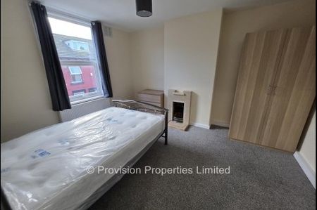 2 Bedroom House Hyde Park Leeds - Photo 5