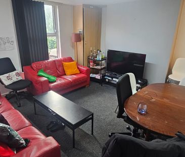 7 Bed - 27 Ashville Road, Hyde Park, Leeds - LS6 1NA - Student - Photo 1