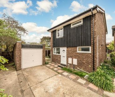 Morland Close, Hampton, TW12 - Photo 2