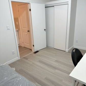 $1,350 / 1br - 100ft2 - Studio (Toronto) - Photo 4