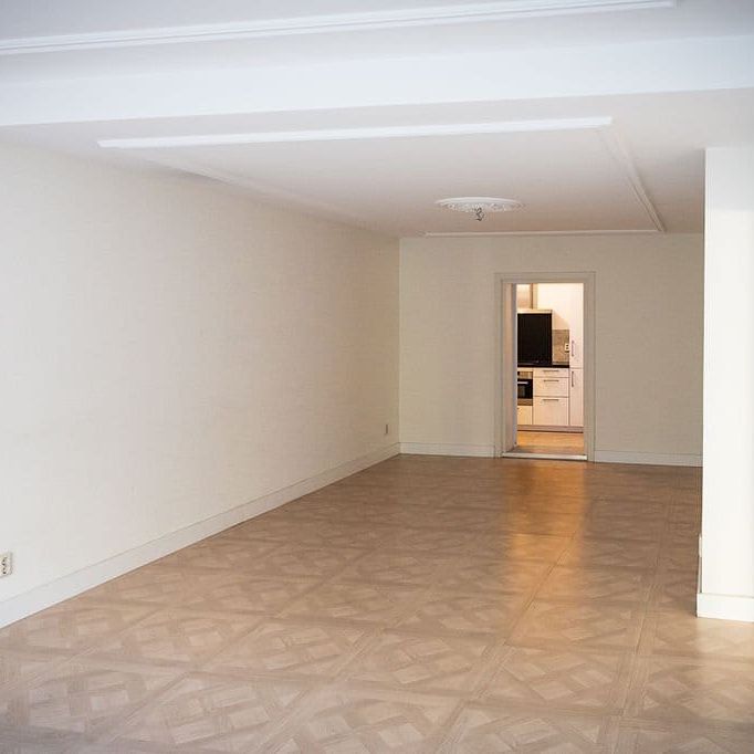 Appartement te huur: Stadhouderslaan 1-Q 2517 HV Den Haag - Photo 1