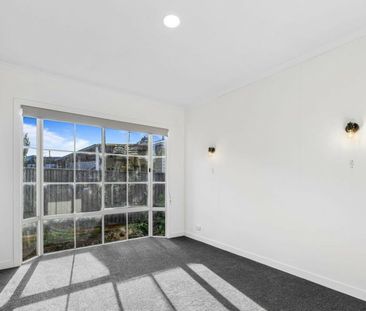 Renovated 2-Bedroom Gem in Ballarat East – Low Maintenance Living! - Photo 3