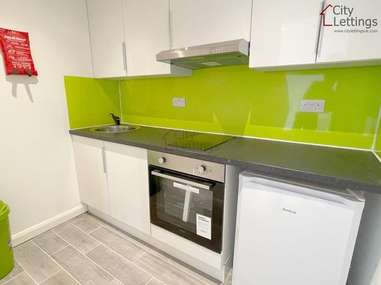 Studio to rent - Photo 1