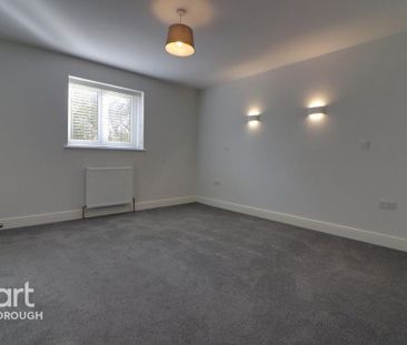 4 bedroom detached house to rent - Photo 4