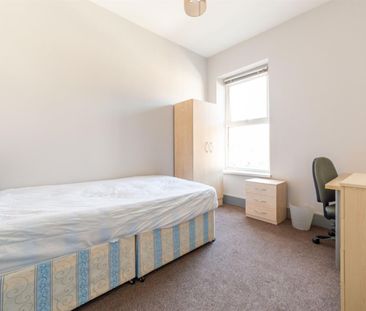 5 bed terraced house to rent in Warton Terrace, Heaton, NE6 - Photo 3