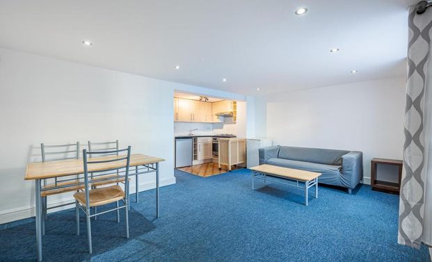 2 bedroom flat to rent - Photo 1