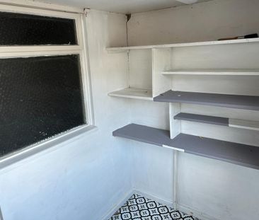 2 bedroom semi-detached house to rent - Photo 5