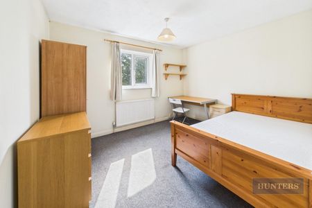 4 bedroom House To Let Total Size: 1238 SQ FT - Photo 5